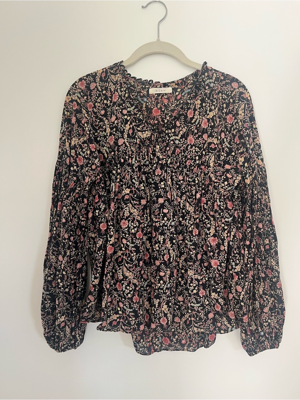 Doen Black Floral Smocked Yoke Long-Sleeve Blouse